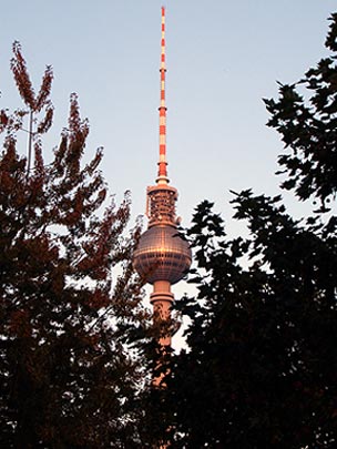  MIA FONT _ fernsehturm 