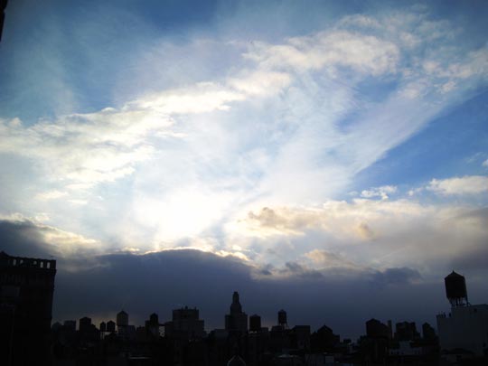  MIKEL URMENETA _ anochece con luz de amanecer nuclear 