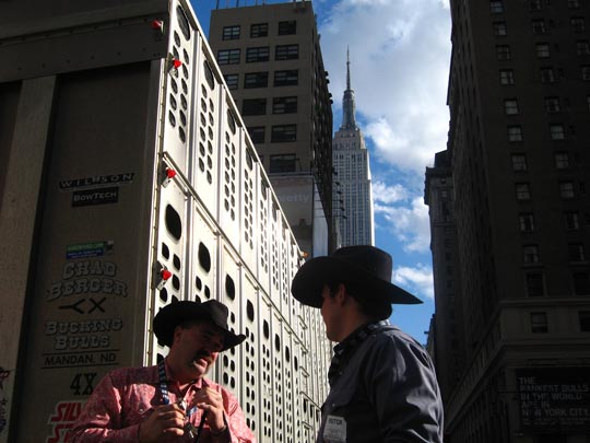  MIKEL URMENETA _ bull riders 1 