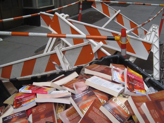  MIKEL URMENETA _ instalación naranja 