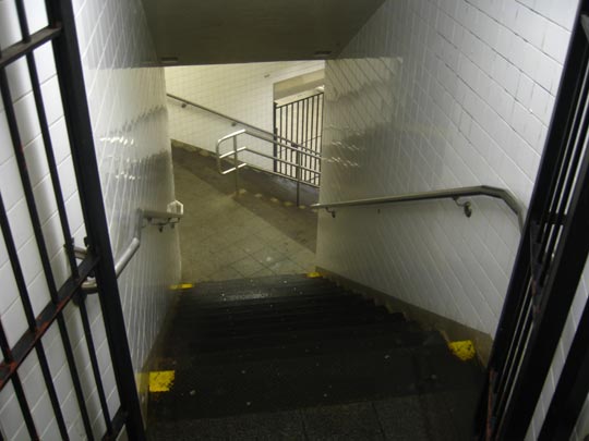  MIKEL URMENETA _ mal rollo abajo 