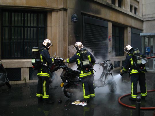  MIKEL URMENETA _ parís en moto (1) 