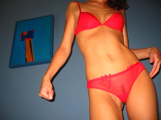  MIKEL URMENETA _ una chica de rojo 