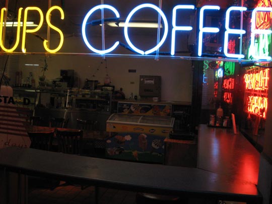  MIKEL URMENETA _ ups abre una cadena de cafés 