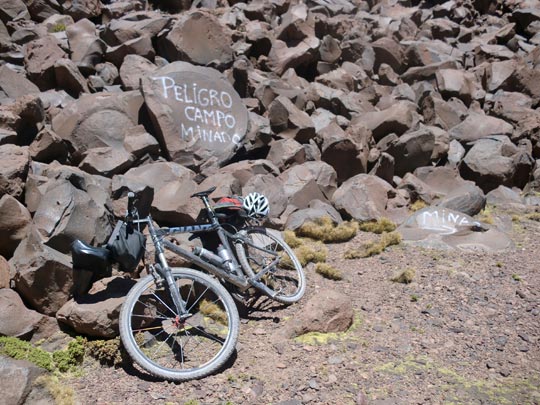  PEIO RUIZ CABESTANY _ baikat risk, bolivia-chile border 