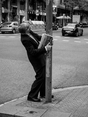  ROCIO WITTIB _ catalán abraza farolas 