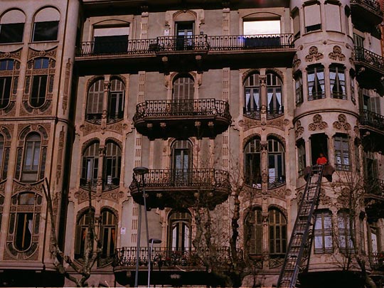  SARA COSTA _ bajo enseguida 