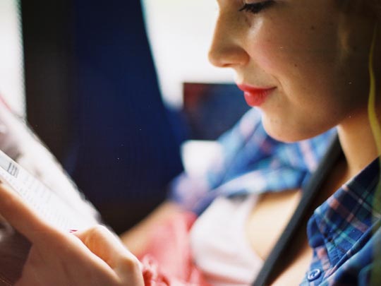  SARA COSTA _ coach towards london 