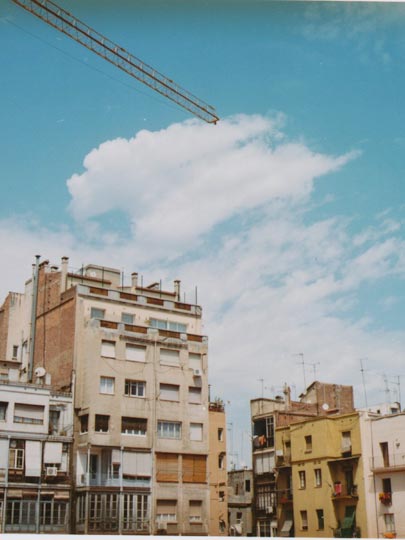  SARA COSTA _ grúa colocando nubes 