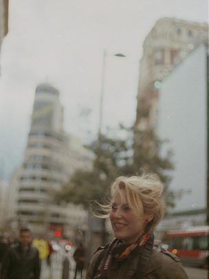  SARA COSTA _ rubia en la gran vía 