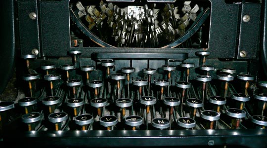  SILVIA CORBERA _ vintage typewriter 